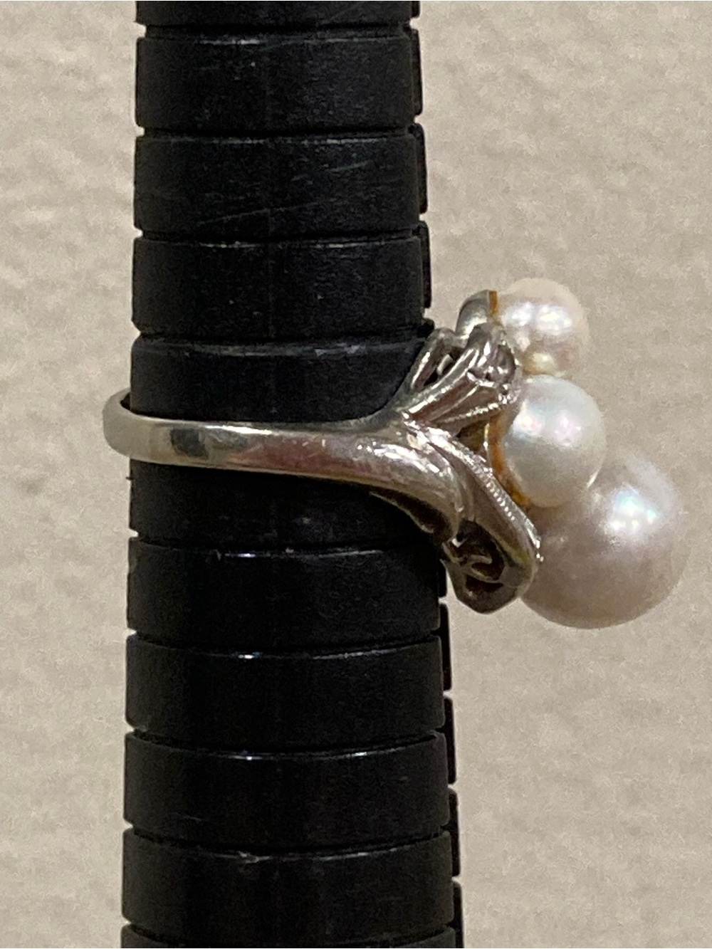 10K Gold Triple Pearl Cluster Ring Size 5.25 White Gold - Picture 10 of 13